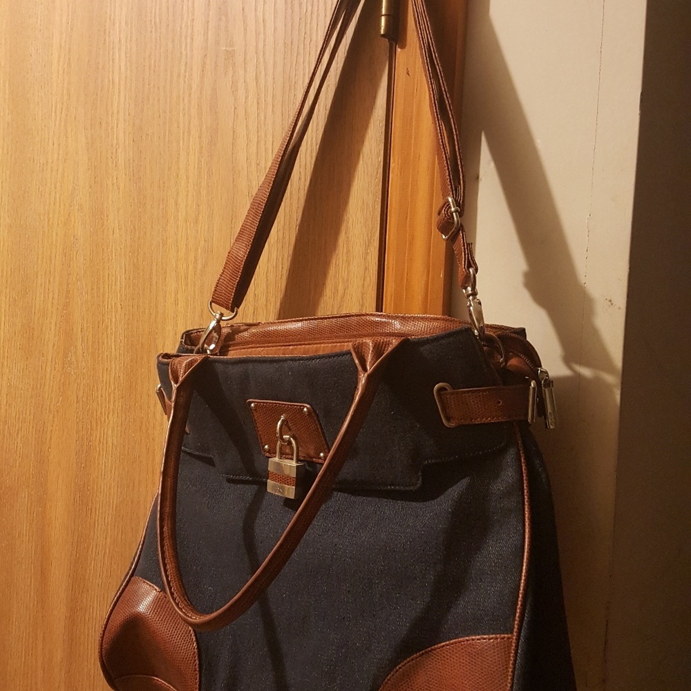 Hand bag
